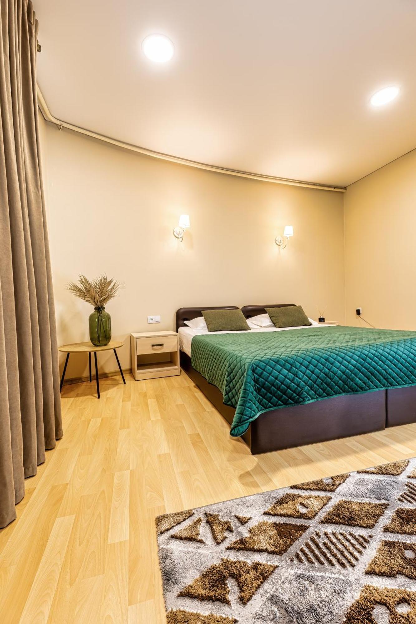 Sv Hotel, Restaurant & Airport Parking Todiresti  Экстерьер фото